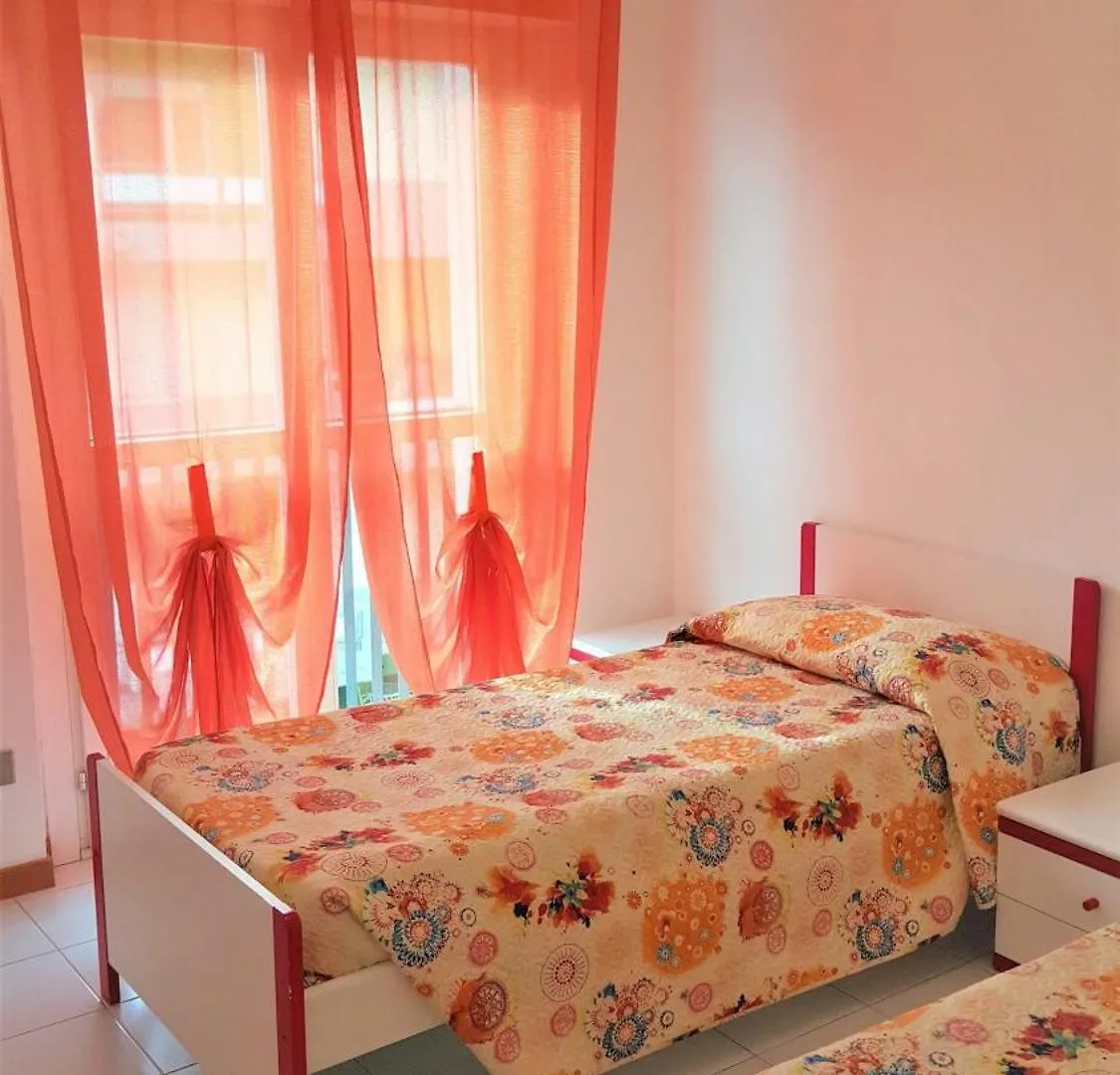 Isa-Residence With Swimming Pool In Luni Mare, Apartments With Air Conditioning And Private Outdoor Area Fiumaretta di Ameglia